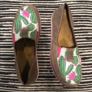 Ariat cactus print shoe